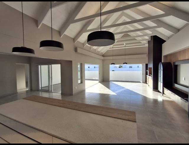 3 BEDROOM HOUSE FOR SALE IN LAMPIESBAAI